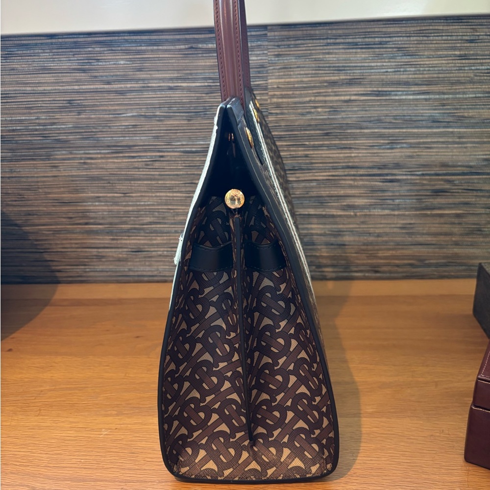 Burberry  Monogram Striped Title Bag - Picture 5 of 10
